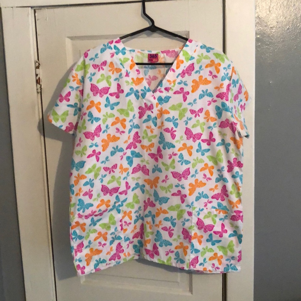 Scrub top